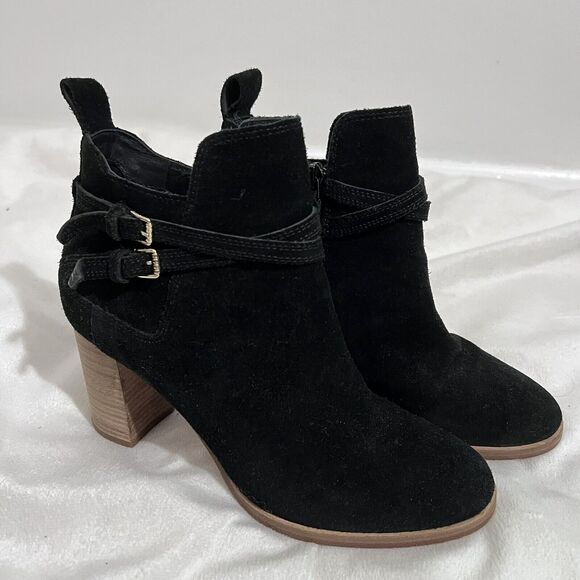 Cole Hann Linnie Black Ankle Booties Size 6.5 B Suede Minimalist Bohemian Preppy - Picture 1 of 9